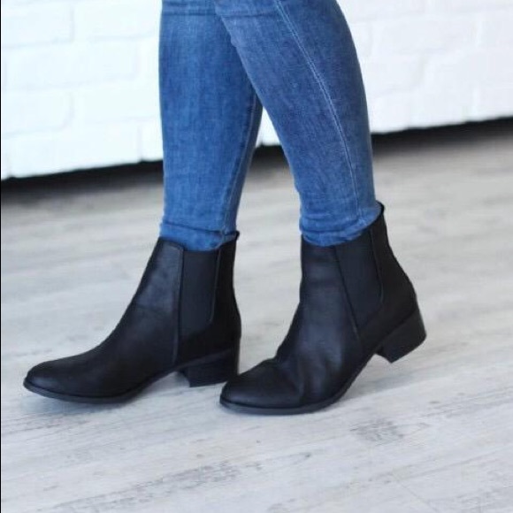 Ankle booties - Picture 2 of 7